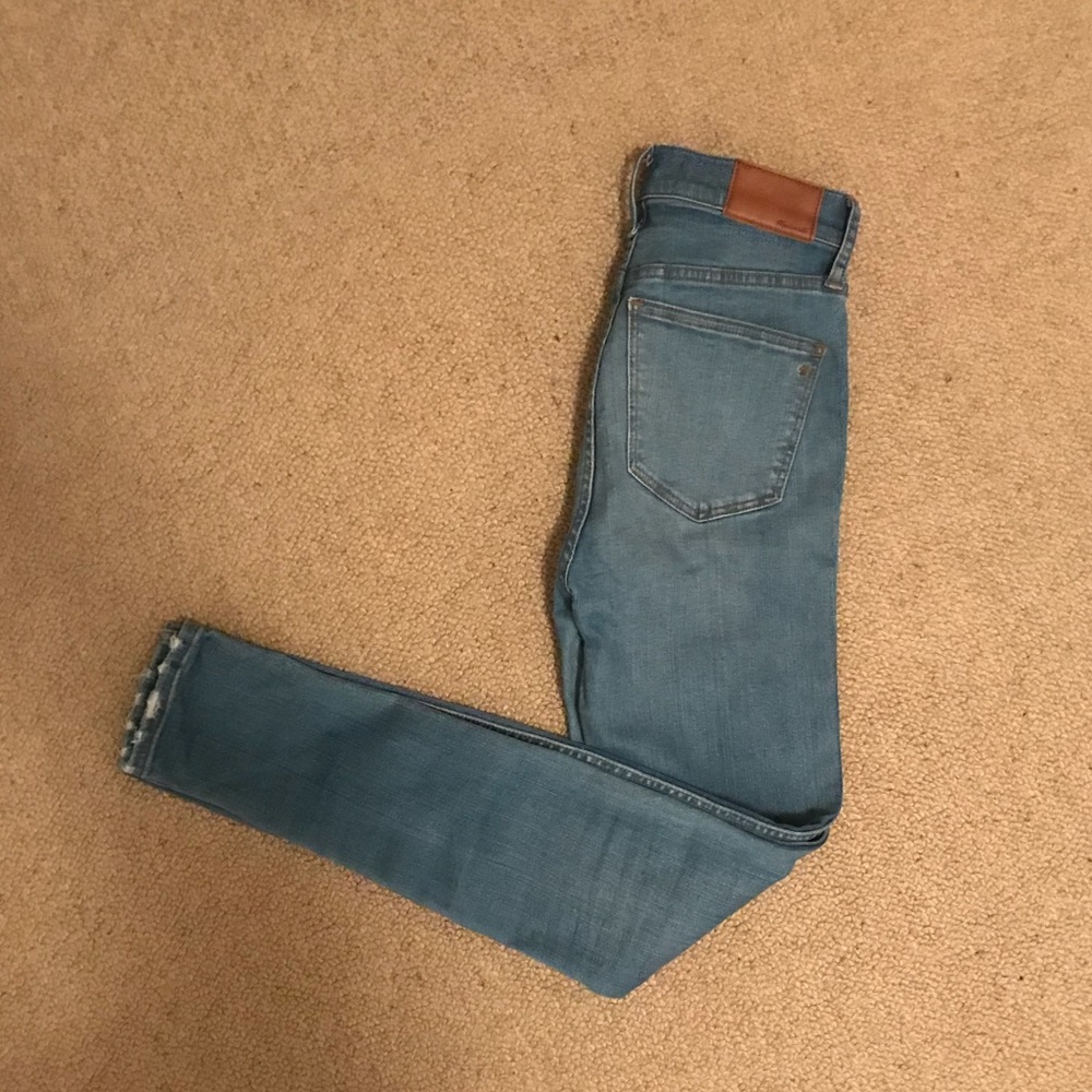 Light wash 10” high rise skinny jeans